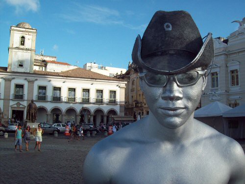 O homem de bronze, Salvador
